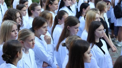 Будущих медиков торжественно встретили на линейках в Брестской области
